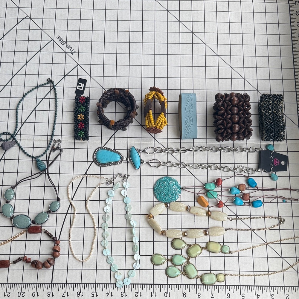 Mixed Lot of 15 Vintage & Modern Necklaces and Bracelets – Wearable or Craft Lot